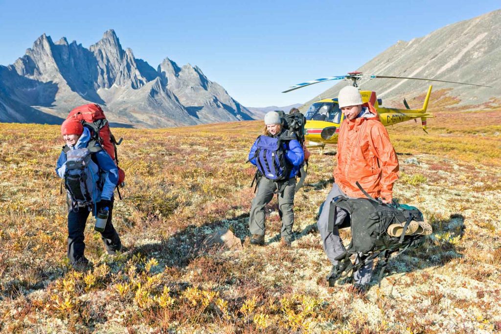 Patagonia des Nordens - Trekking Tombstone Mountain