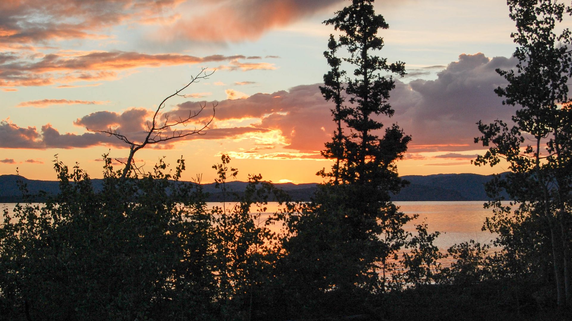 Yukon River - The Classic - Lake Laberge to Dawson City - Sonnenuntergang am Lake Laberge